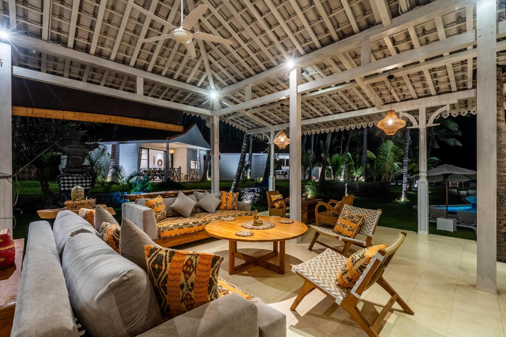 Senang Resort Tianyar Esterno foto