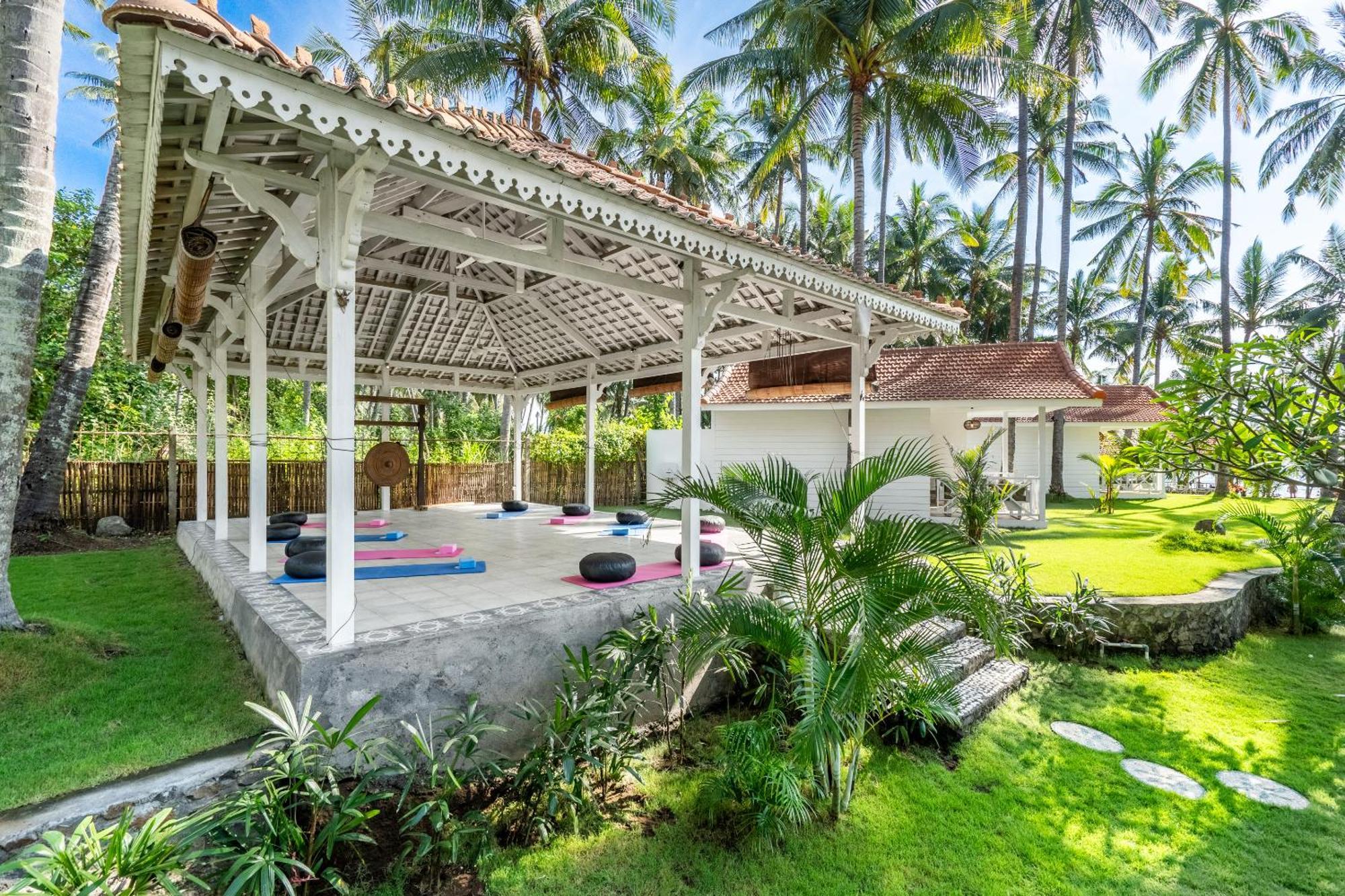 Senang Resort Tianyar Esterno foto